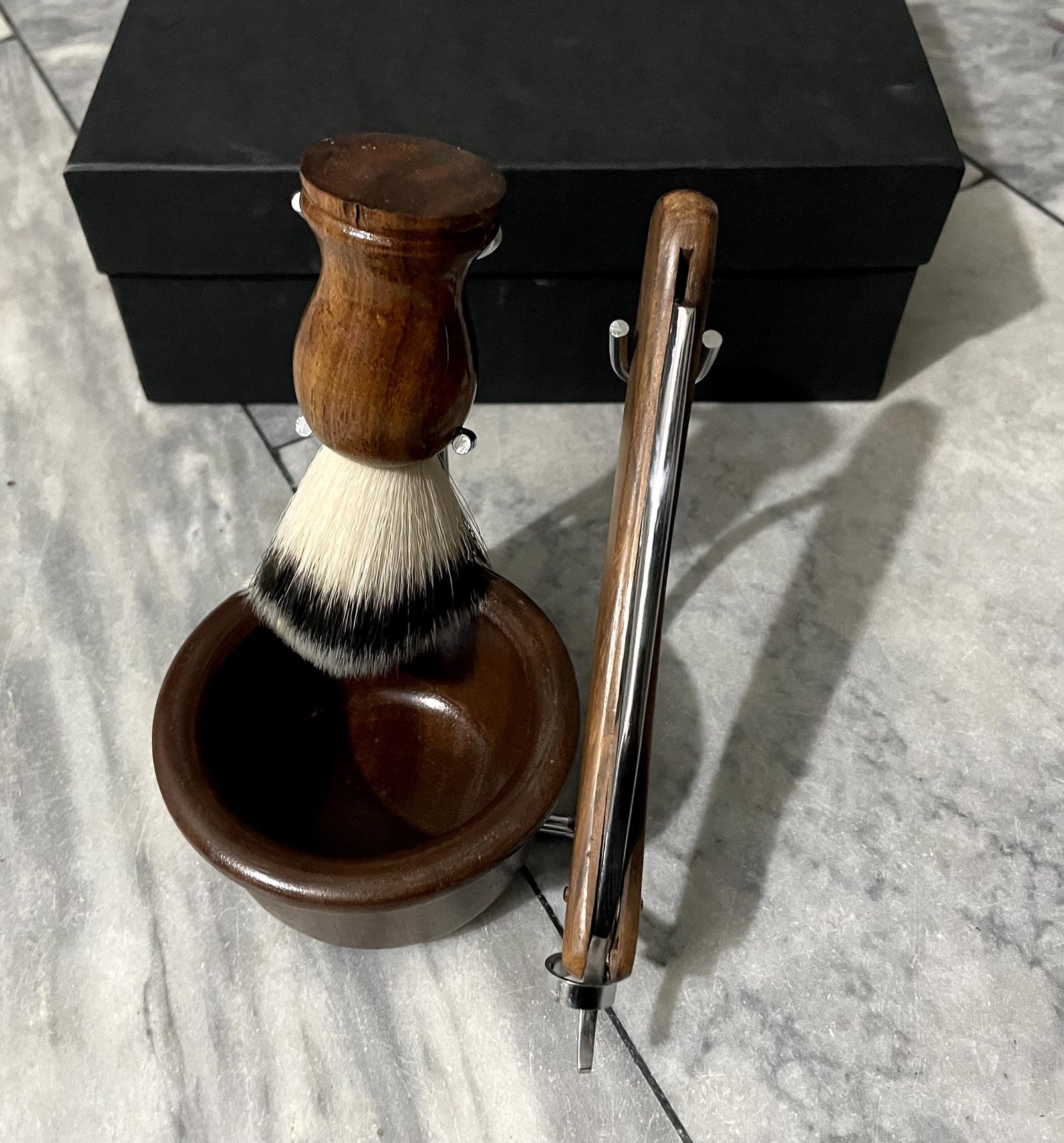 4 Pieces Men's Shaving Set – Premium Wooden & Stainless Steel Grooming Kit - Image 4